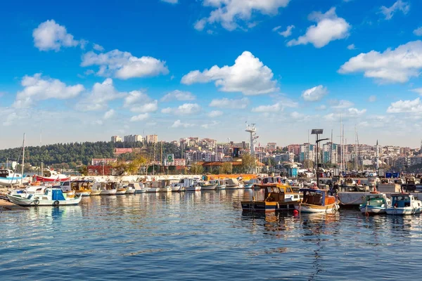 Uitzicht op de haven in Canakkale, Turkije. — Stockfoto