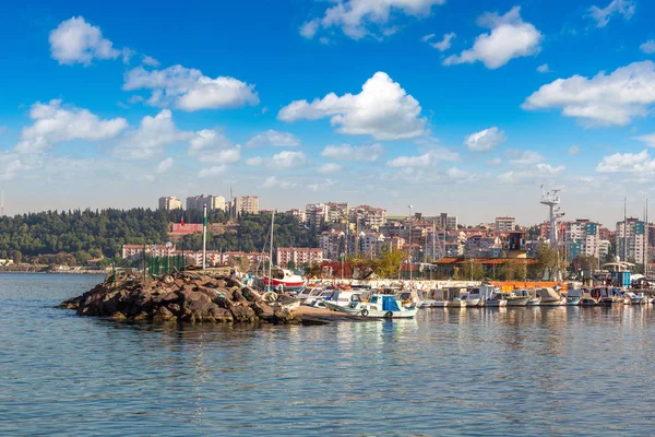 Uitzicht op de haven in Canakkale, Turkije. — Stockfoto