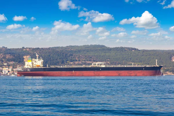 Konteyner gemisi Çanakkale Boğazı, Türkiye içinde — Stok fotoğraf