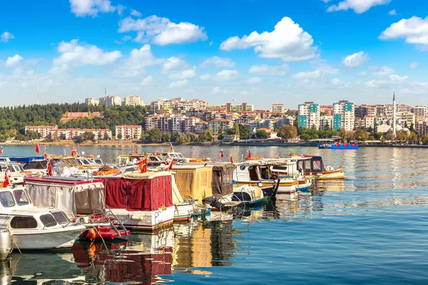 Kikötőre néző Canakkale, Törökország. — Stock Fotó