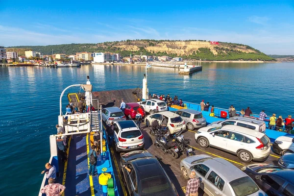Ferry in Dardanelles strait, Turkey — Stock Photo, Image