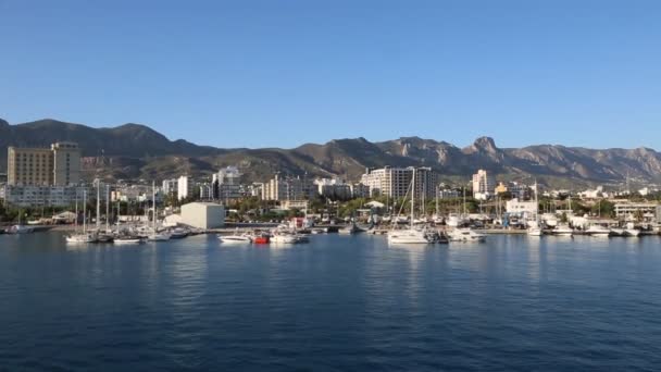 Puerto en Kyrenia, Norte de Chipre — Vídeo de stock