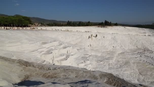 Travertine pools and terraces in Pamukkale, Turkey — Stock Video