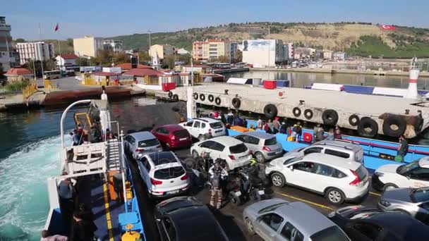 Traghetti nello stretto di Dardanelli, Turchia — Video Stock