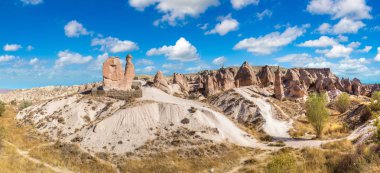 Volkanik kaya oluşumları peyzaj Kapadokya