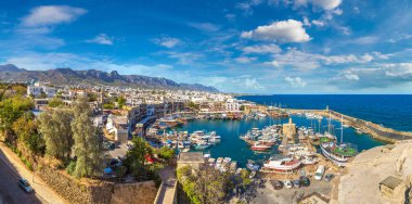 Girne (Girne), Kuzey Kıbrıs'ta limanda