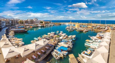 Girne (Girne), Kuzey Kıbrıs'ta limanda
