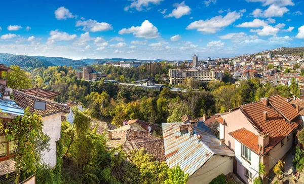 Veliko Tarnovo ciudad en Bulgaria — Foto de Stock