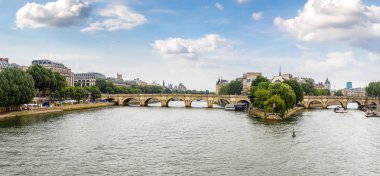 Seine ve Notre Dame de Paris