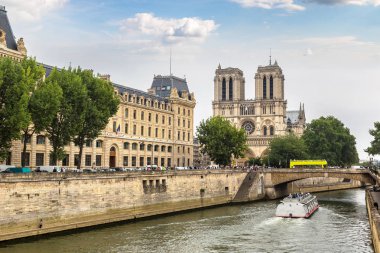 Seine ve Notre Dame de Paris