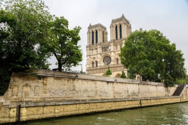Seine ve Notre Dame de Paris