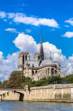 Seine ve Notre Dame de Paris