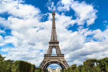 Paris 'teki Eyfel Kulesi