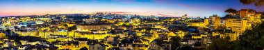 Gece, Portekiz Hava görünümünü Lizbon. Sao Jorge Castle