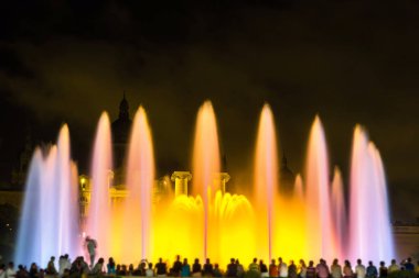 Barcelona 'da Sihirli Çeşme ışığı gösterisi