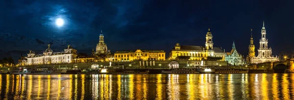 Dresden gecede panoramik — Stok fotoğraf