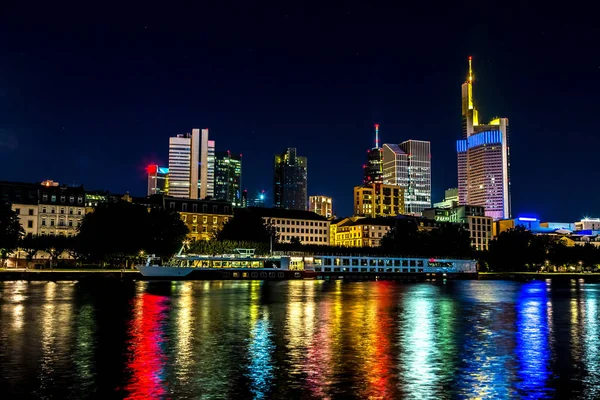 Frankfurt nad Menem o zachodzie słońca — Zdjęcie stockowe