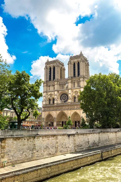 Seine och Notre Dame de Paris — Stockfoto