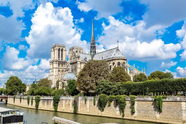 Sena y Notre Dame de Paris —  Fotos de Stock