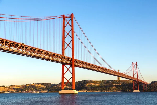 Eisenbahnbrücke in Lissabon — Stockfoto