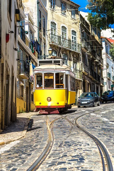 Lizbon Şehir Merkezi Bir Yaz Günü Ndeki Vintage Tramvay — Stok fotoğraf