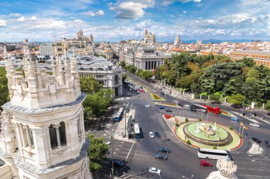 Madrid'da Plaza de Cibeles Çeşmede Cibeles