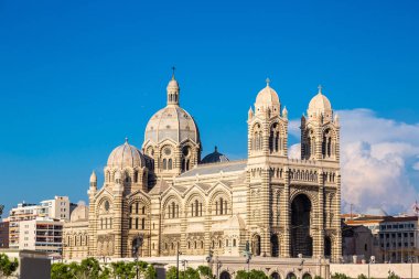 Katedral de la büyük bir yaz günü Marsilya, Fransa