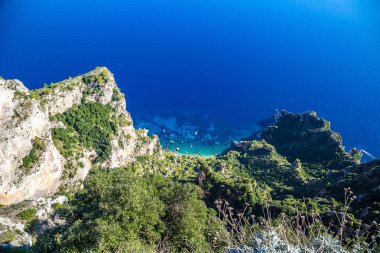 Capri Adası İtalya 'da güzel bir yaz gününde