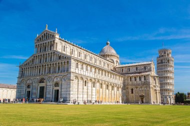 Leaning tower ve Pisa cathedral