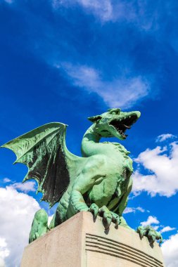 Ljubljana 'daki Ejderha Köprüsü