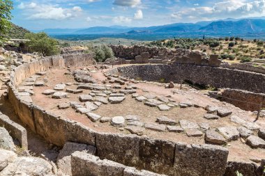 Krallar ve antik şehirde Mycenae, Yunanistan bir yaz günü kalıntıları Türbesi