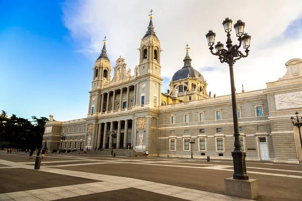 Catedral de la Almudena en Madrid —  Fotos de Stock