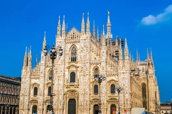 Slavné Milánské Katedrály Duomo Krásné Letní Den Miláně Itálie — Stock fotografie