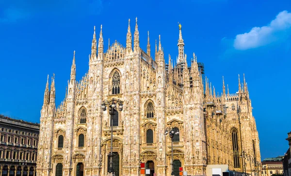 Słynnej Katedry Mediolanie Duomo Piękny Letni Dzień Mediolan Włochy — Zdjęcie stockowe