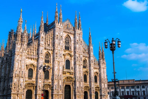 Slavné Milánské Katedrály Duomo Krásné Letní Den Miláně Itálie — Stock fotografie