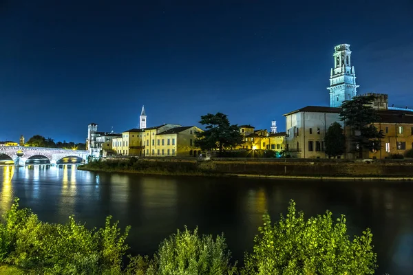 Ponte Pietra Puente Verona Una Noche Verano Italia — Foto de Stock