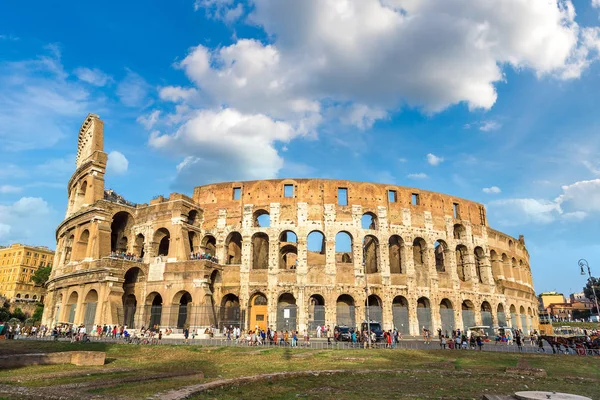 Kolosseum Einem Sommertag Rom Italien — Stockfoto