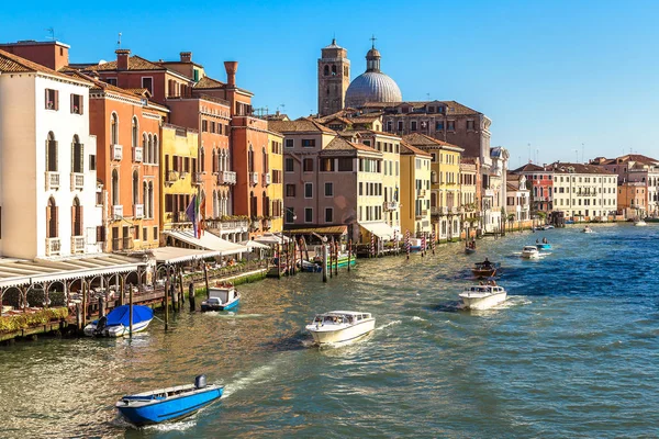 Góndola en Canal Grande en Venecia — Foto de Stock