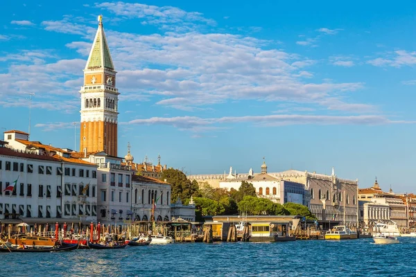 Campanile di San Marco en Venecia —  Fotos de Stock