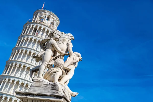 Leaning Tower Pisa Statue Angels Summer Day Italy — Stock Photo, Image