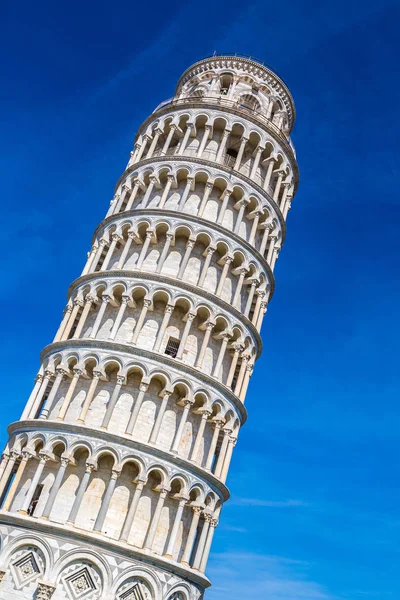 Torre inclinada em Pisa — Fotografia de Stock