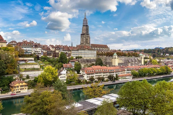 Bern és a Berner Munster-székesegyház — Stock Fotó