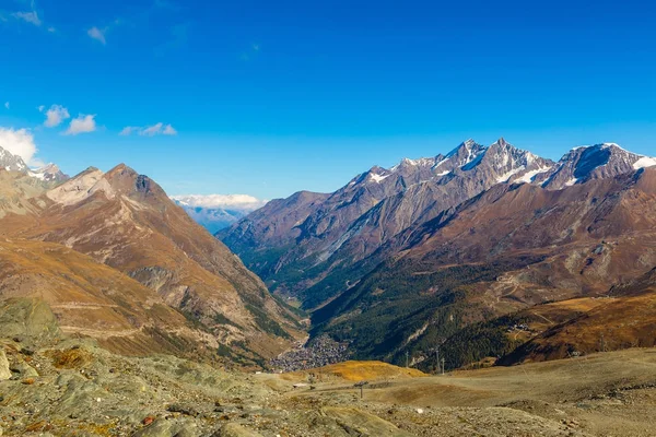 スイスのアルプスの山の風景 — ストック写真