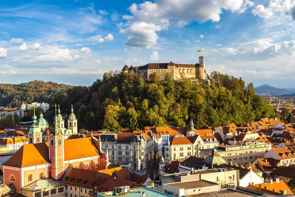 Widok zamku w Lublanie — Zdjęcie stockowe