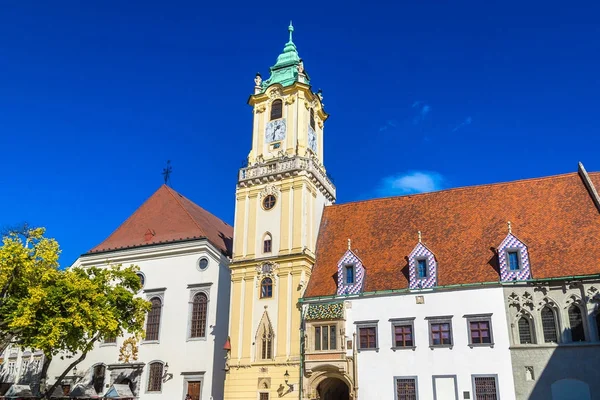 Староміська ратуша у Братиславі — стокове фото