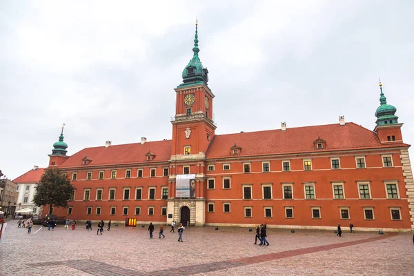 Castelo Real e Coluna Sigismund em Varsóvia — Fotografia de Stock