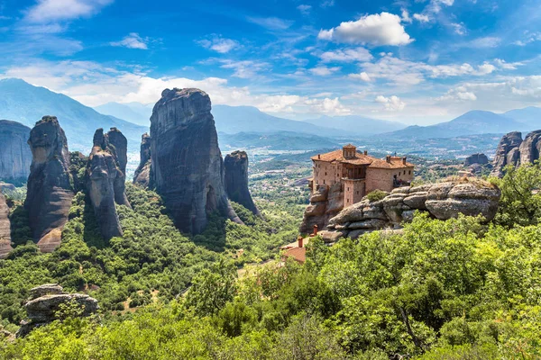 Klasztory na szczycie skały w Grecji — Zdjęcie stockowe