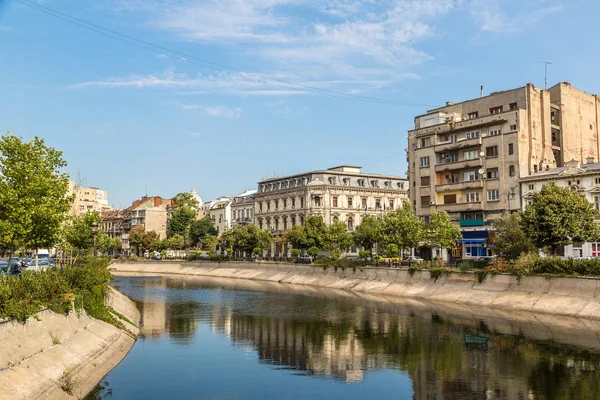 Dambovita rivier in Boekarest — Stockfoto