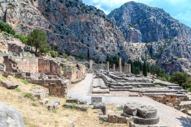 Delphi Apollon Tapınağı