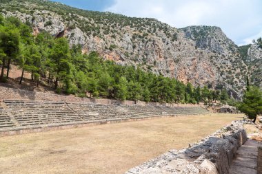 Delphi antik stadyum